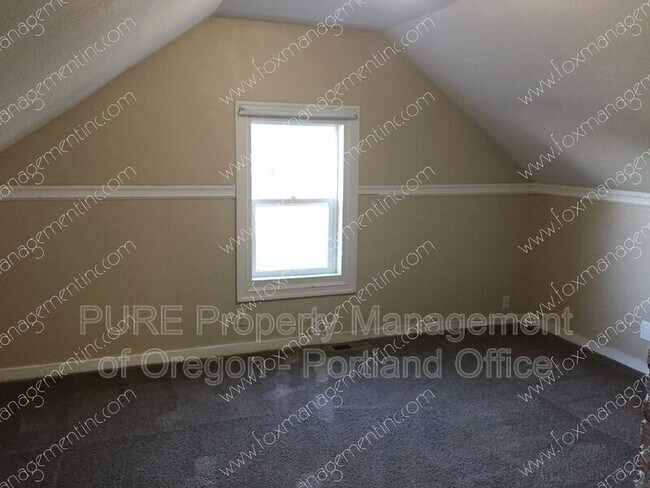 Building Photo - 6320 NE Simpson St