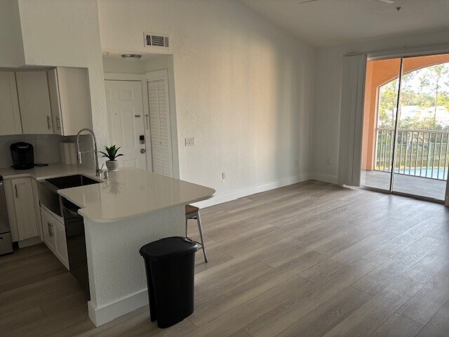 Building Photo - 4142 Central Sarasota Pky