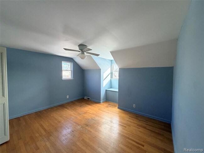 Building Photo - 1080 W Highland Rd