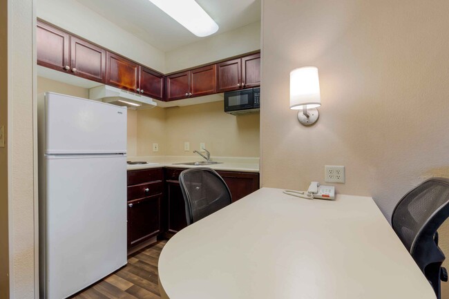 Building Photo - Furnished Studio-Dallas - Las Colinas - Gr...