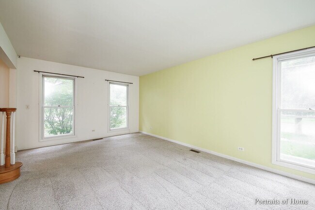 Building Photo - 2755 Newport Dr