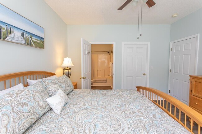 Building Photo - 5801 Oyster Catcher Dr