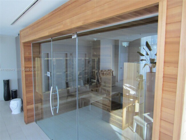 Building Photo - 488 NE 18th St