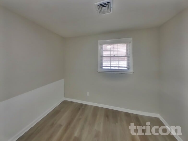 Building Photo - 2840 Mt Vernon Ave