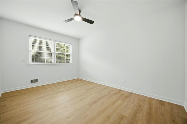 Building Photo - 2220 Spring Mill Cove
