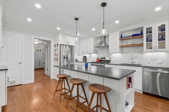 Building Photo - 341 Orienta Ave