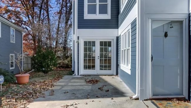 Building Photo - Cute 2-story home 2 bedroom 2 1/2 bath with a 1 car garage off Pisgah Church road NW Greensboro