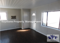 Building Photo - South Side 2 Bedroom/1 Bathroom Rancher on...
