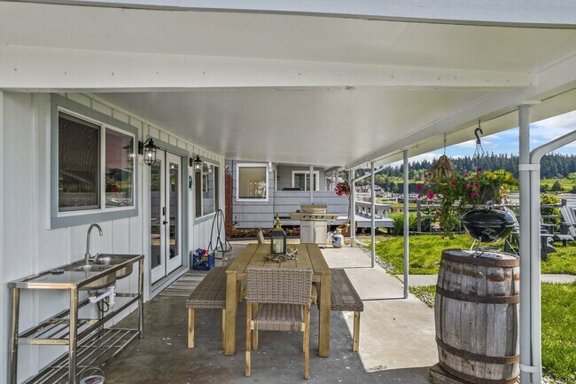 Building Photo - 260 E Driftwood Shores Rd