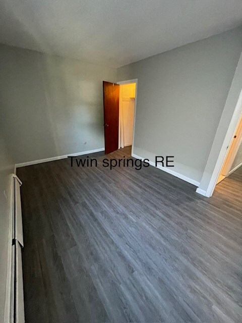 Building Photo - 250 Spring St