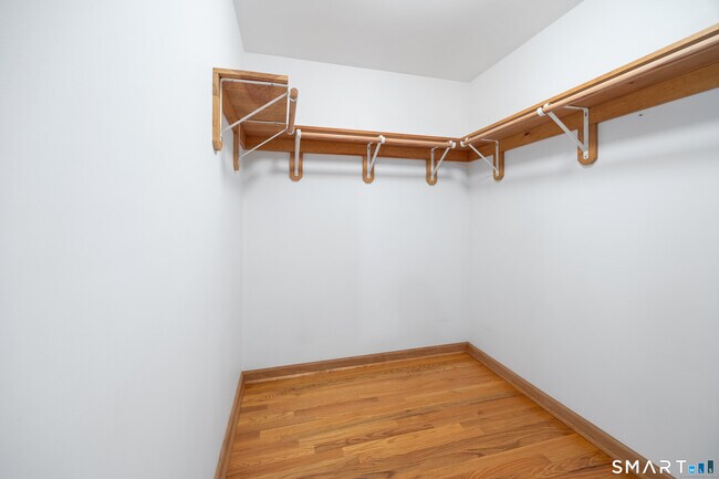 Building Photo - 7 Stephens Ct