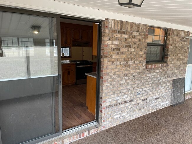 Building Photo - 430 Co Rd 445