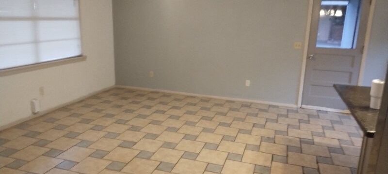 Building Photo - 441 Mockingbird Ln