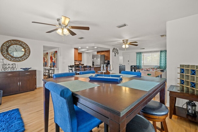Building Photo - 7021 Sonata Dr