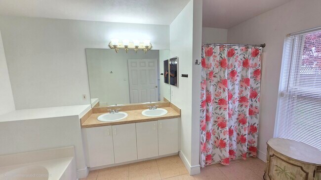 Building Photo - 6448 NW Colgate St