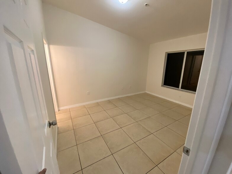 Building Photo - 3874 SW 48th Ave