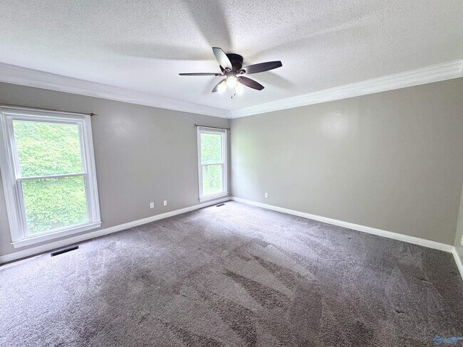Building Photo - 192 Rosecliff Dr