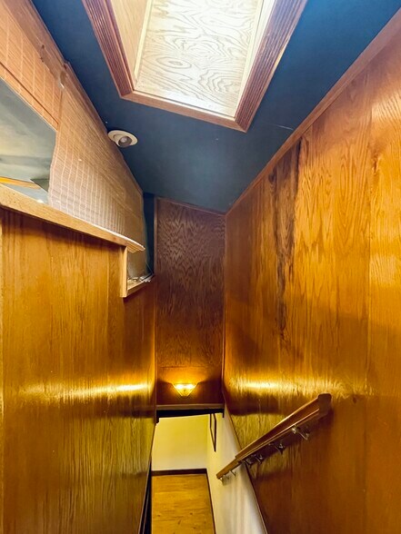 Building Photo - 19 Pitman St