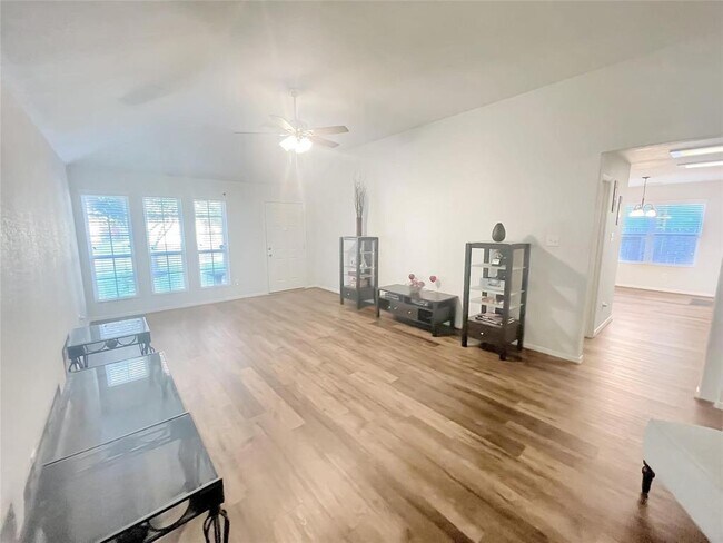 Building Photo - 2715 Yestereve Ct