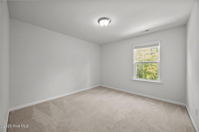 Building Photo - 115 Tralee Pl