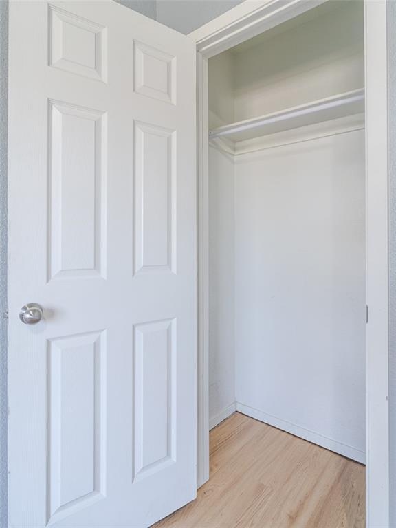 Building Photo - 904 SW Green World St