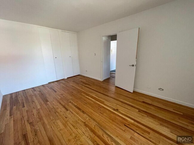 Building Photo - 1 bedroom in Queens NY 11106