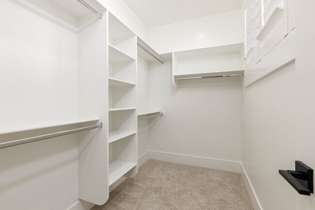 Building Photo - Beautiful 5 bed 4 bath home in Desert Cany...