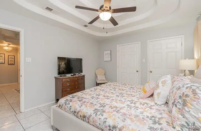 Building Photo - 1107 Lexington Cir