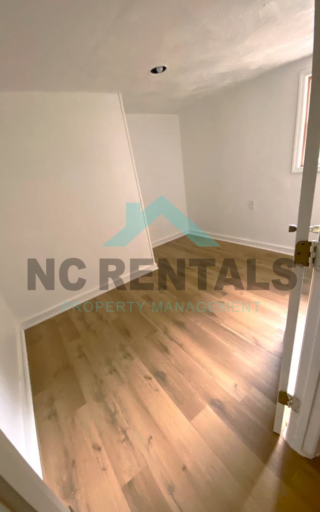 Building Photo - 730 Motor Rd