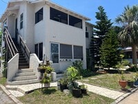 Building Photo - Rent the whole top floor!