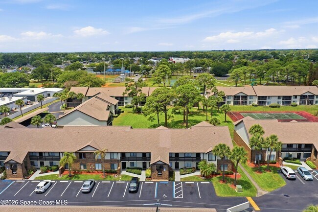 Building Photo - 1515 Huntington Ln