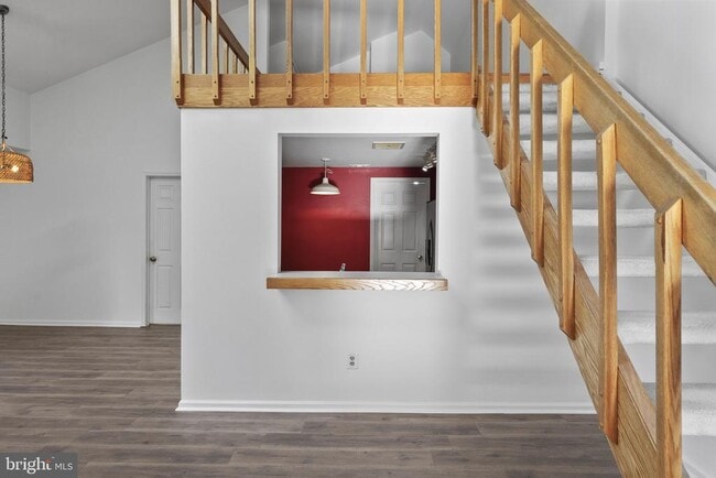 Building Photo - 707 Mountainview Dr