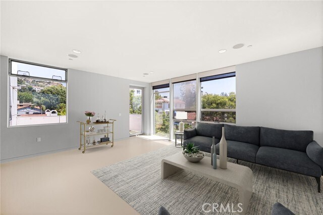 Building Photo - 1351 Havenhurst Dr