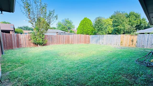 Building Photo - 813 Sandhurst Dr