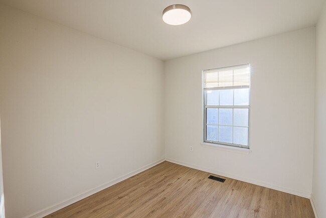 Building Photo - 3342 Garrison Cir