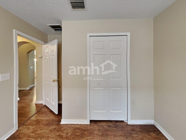 Building Photo - 4338 Country Hills Blvd