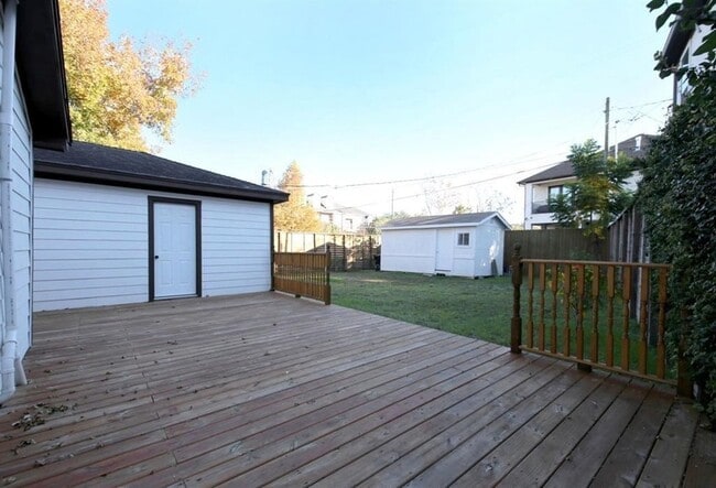 Building Photo - 5501 Aspen St