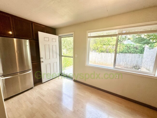 Building Photo - 3-Bedroom, 2-Bathroom House with Attached ...
