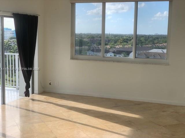 Building Photo - 4200 Hillcrest Dr