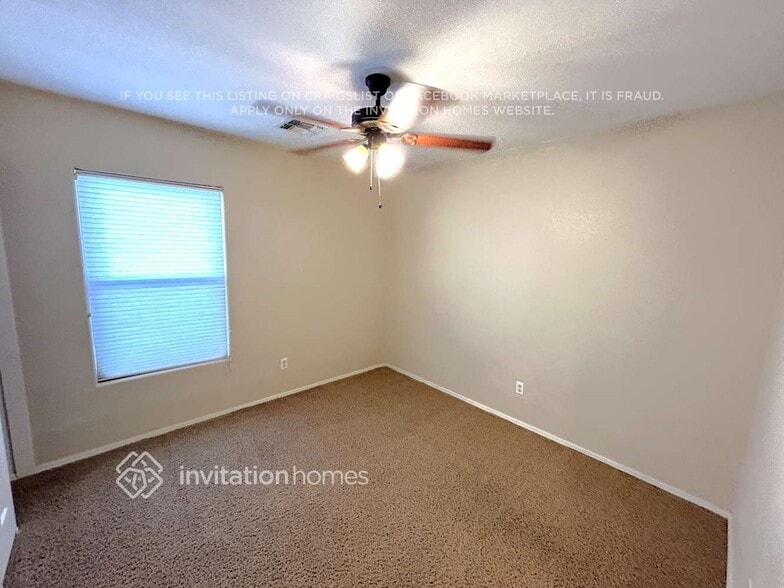 Building Photo - 6446 W Valencia Dr