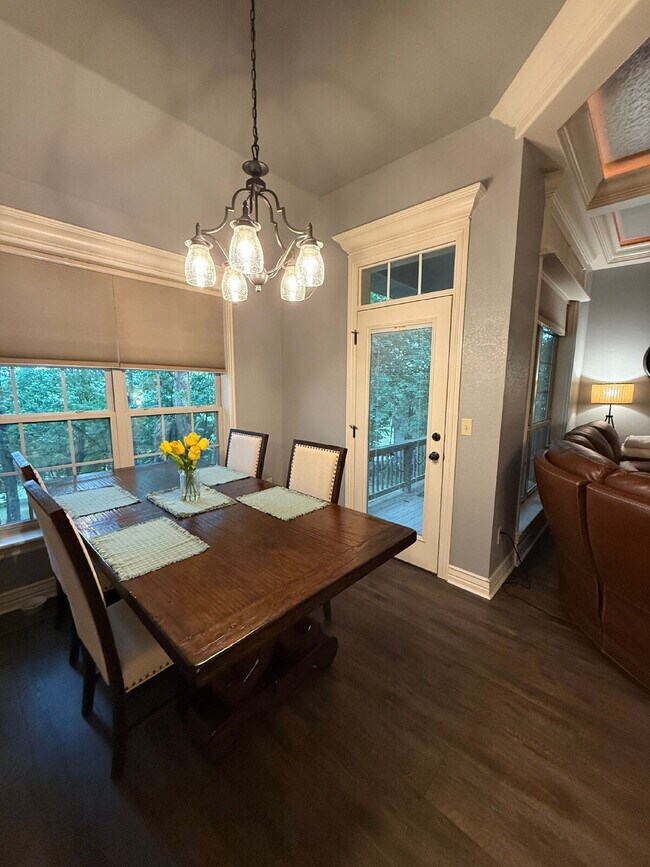 Building Photo - Pre-leasing for September - 5BR with all of the extras!