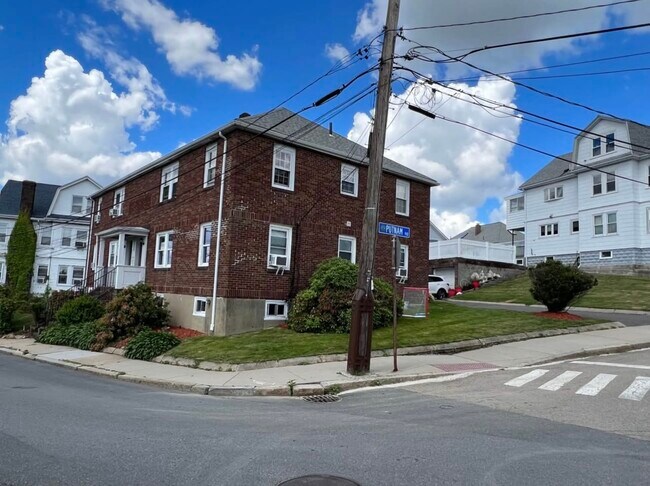 Building Photo - 52 Ten Hills Rd