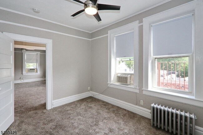 Building Photo - 4 Highland Pl