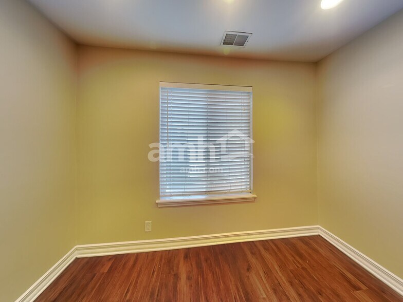 Building Photo - 20825 W Bangor Ct