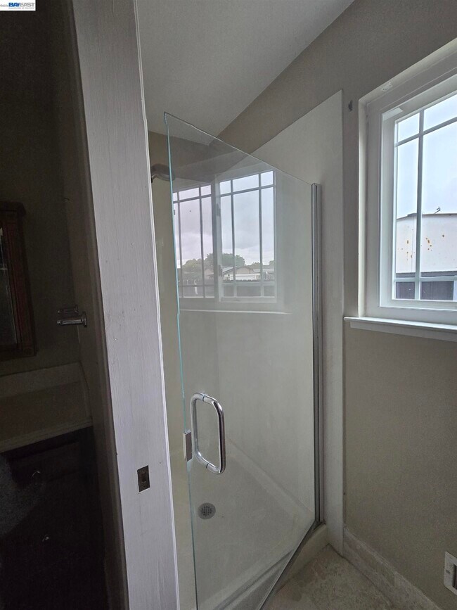 Building Photo - 34 Kingswood Dr