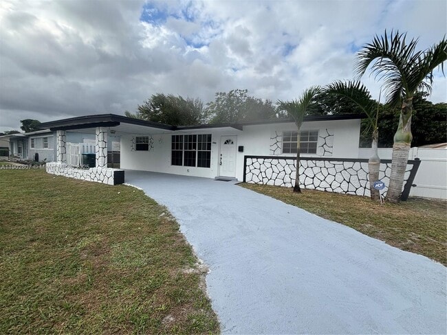 Primary Photo - 6881 SW 6th St