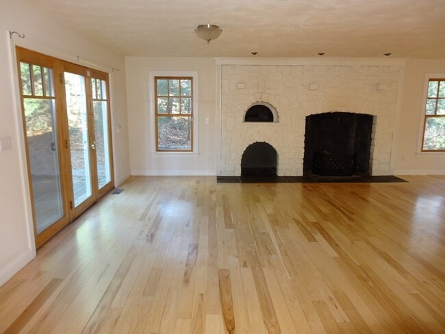 Building Photo - 101 Longwood Rd