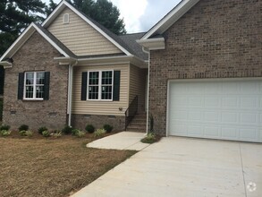 Building Photo - NEW CONSTRUCTION in Lake Jeanette !!! for ...
