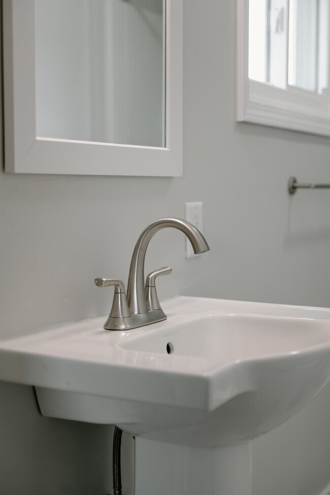 Building Photo - 354 Terrace Blvd