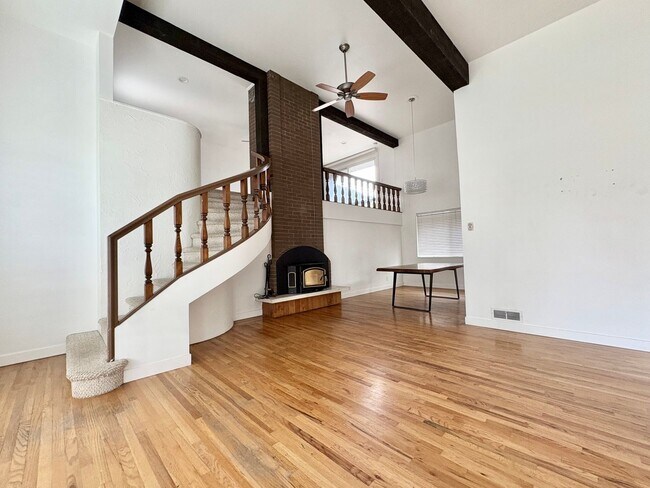 Building Photo - Charming 3-Bedroom Millcreek Home!